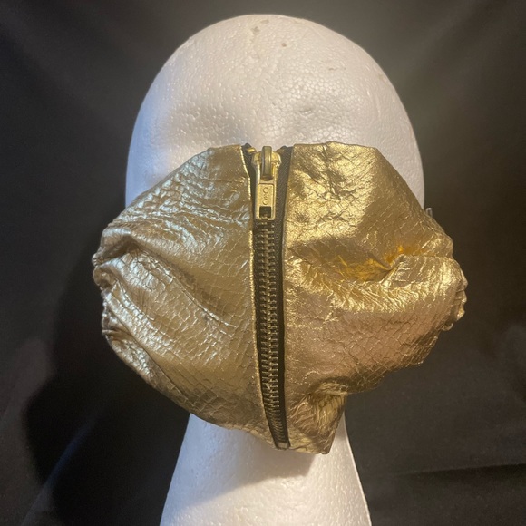 Face mask - Picture 5 of 6